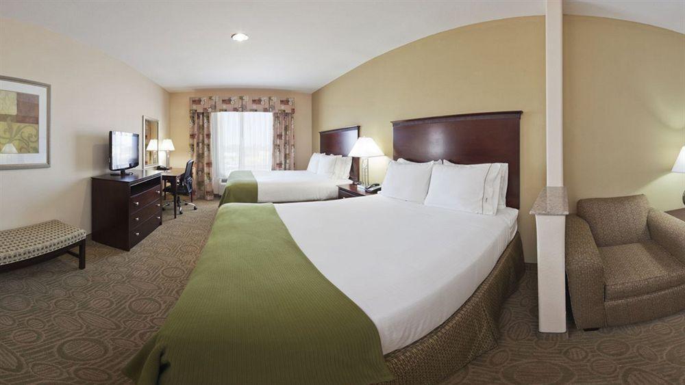 Holiday Inn Express & Suites Brownfield Exterior foto